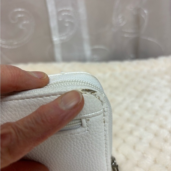 Guess Airlia Color Block Women’s Zip Around Wallet - Picture 12 of 12